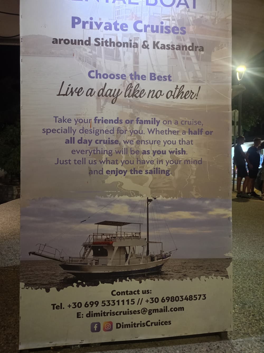 Sofisticação no mar: Descubra Ormos Panagias a bordo de uma goleta de luxo.