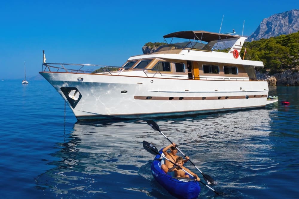 Excursion privée en bateau à Brač, Hvar et au Lagon Bleu (8 heures)