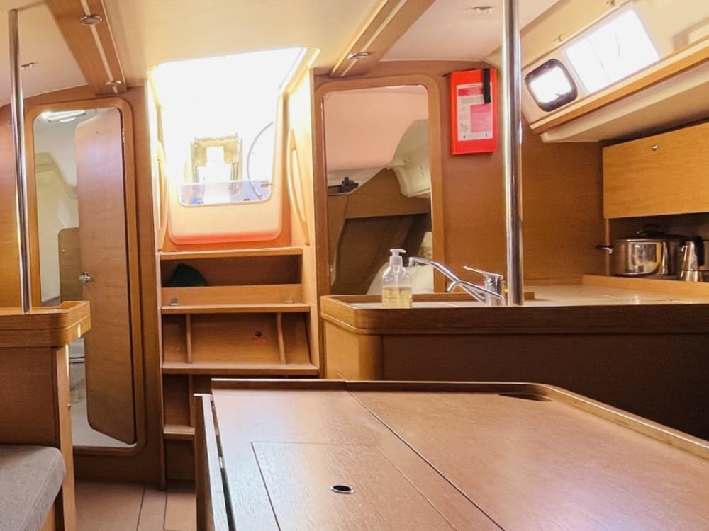 Relaxation in Golfe Juan: sailing trip to the Lérins Islands