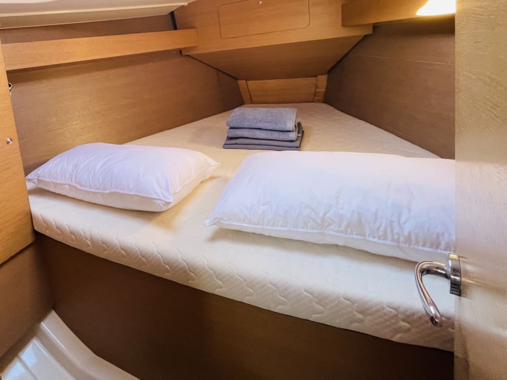 Relaxation in Golfe Juan: sailing trip to the Lérins Islands