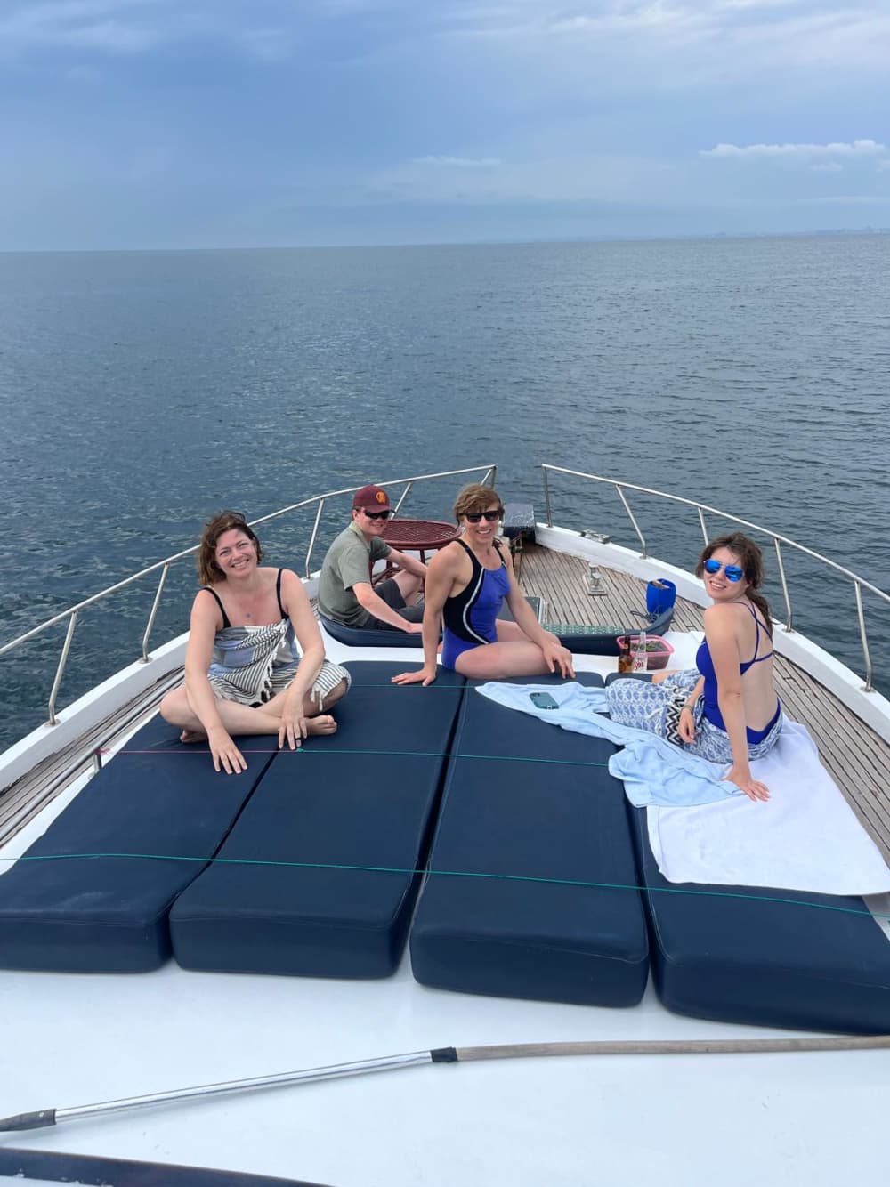 Ät middag med solnedgången – 4-timmars privat Bosporen-middagskryssning i Istanbul