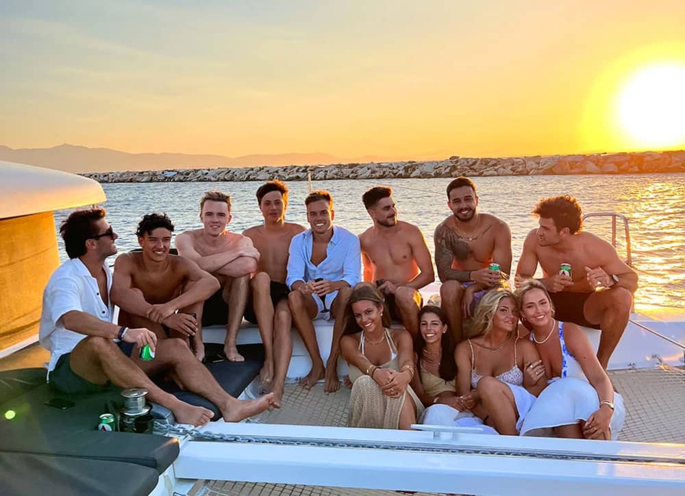 Golden Hour Ιστιοπλοΐα με θέα το κρασί και το ηλιοβασίλεμα