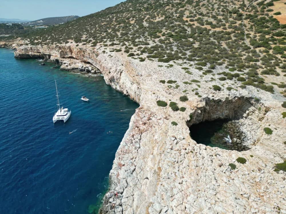 Heldagsseglingsäventyr till Paros och Mikri Vigla