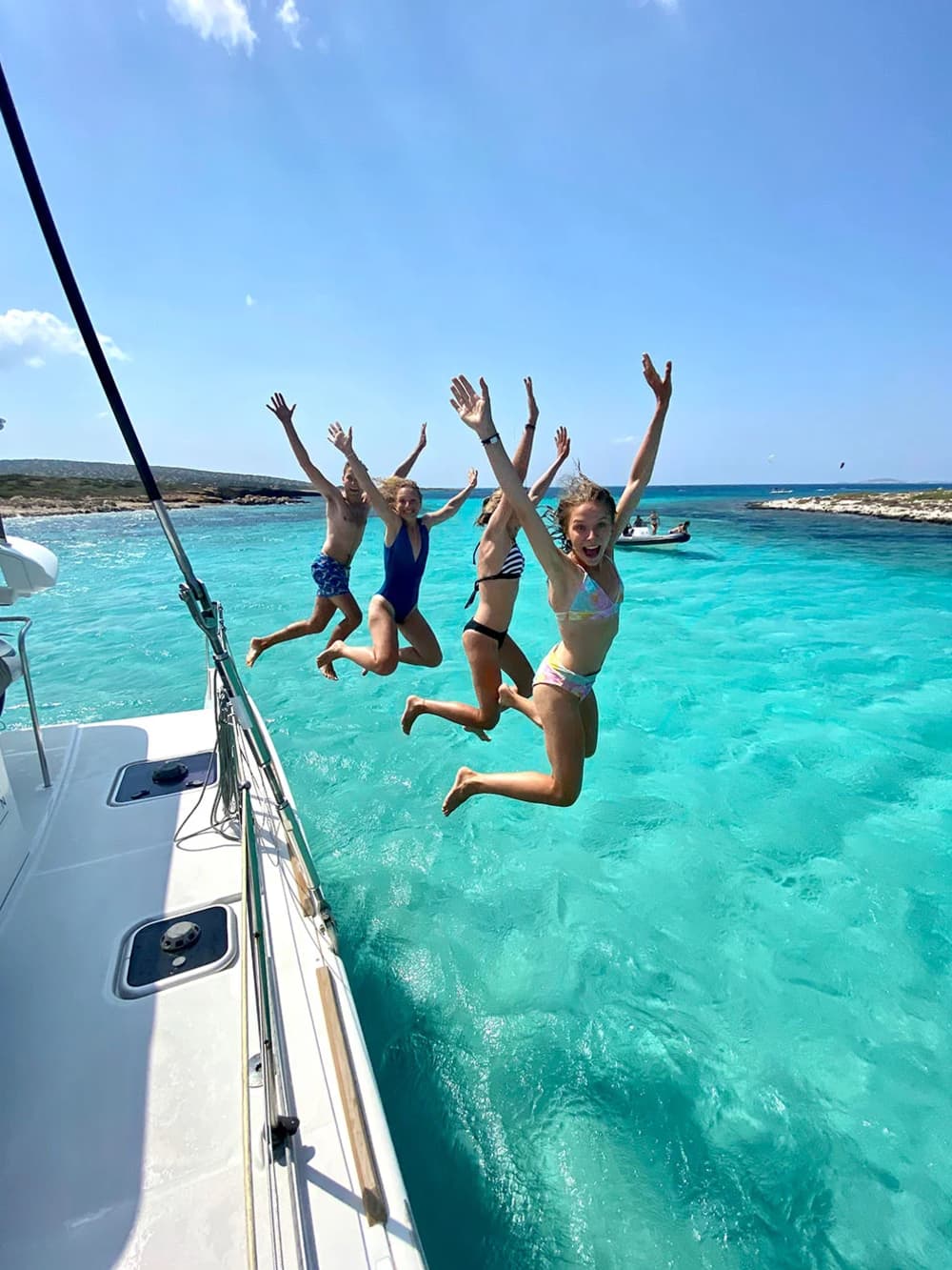 Heldagsseglingsäventyr till Paros och Mikri Vigla