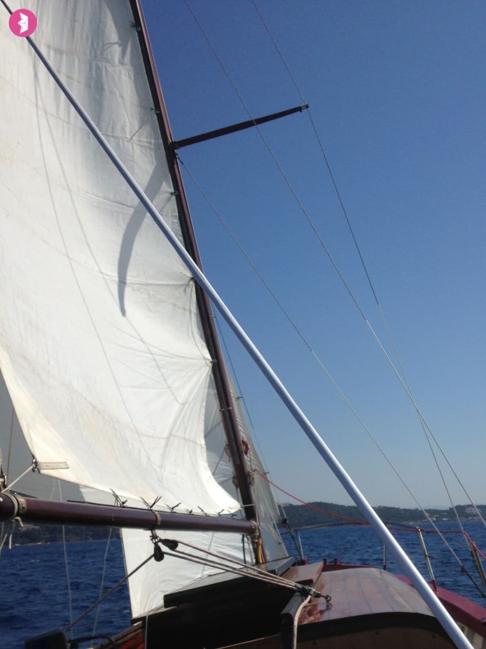 Enjoy 4h of sun on a sailboat in Hyères