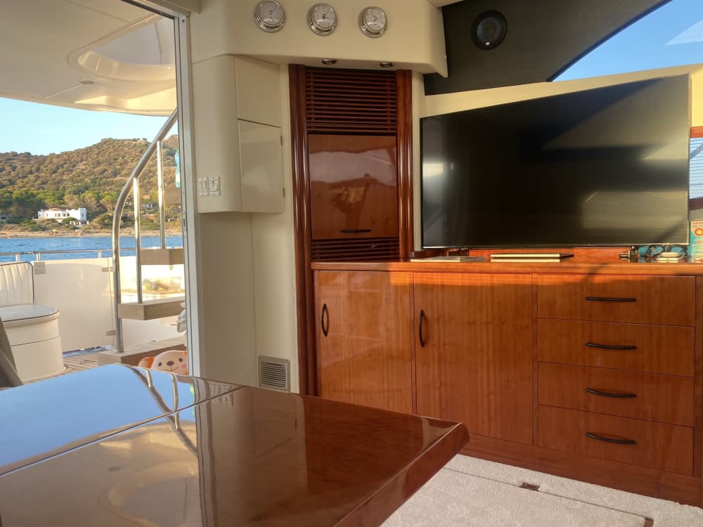 Découvrez Villasimius lors d'une excursion d'une journée en bateau à moteur.