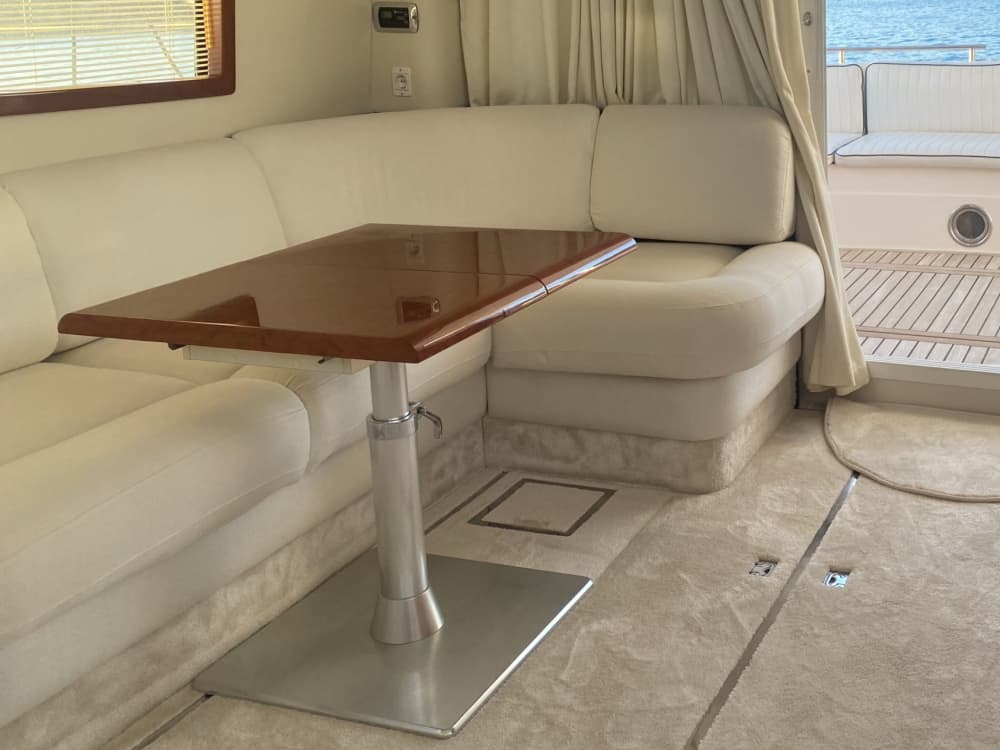 Découvrez Villasimius lors d'une excursion d'une journée en bateau à moteur.