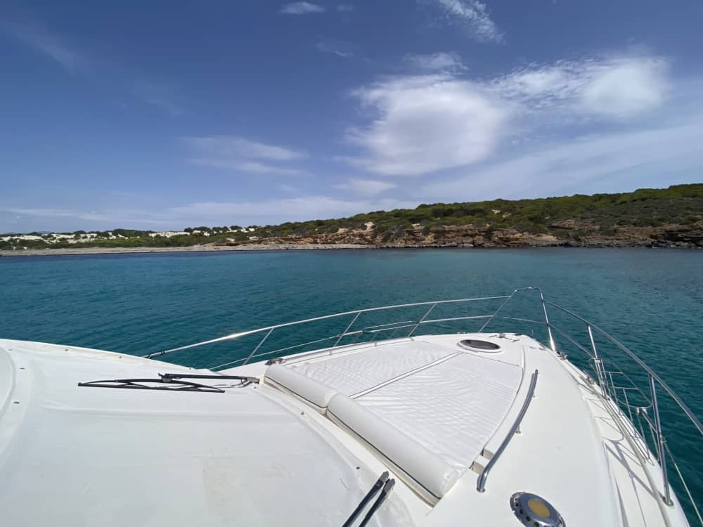 Découvrez Villasimius lors d'une excursion d'une journée en bateau à moteur.