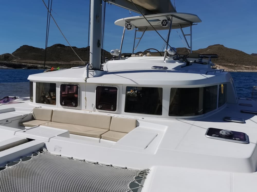 Entdecken Sie Almerimar auf einem ganztägigen Segeltörn