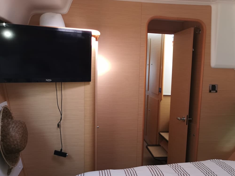 Entdecken Sie Almerimar auf einem ganztägigen Segeltörn