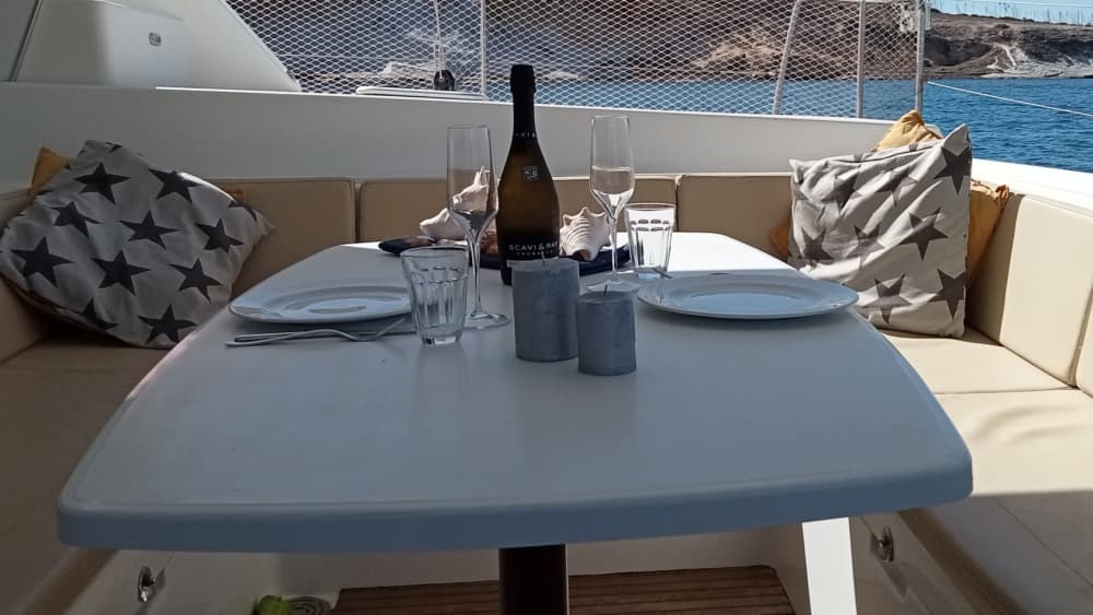 Entdecken Sie Almerimar auf einem ganztägigen Segeltörn