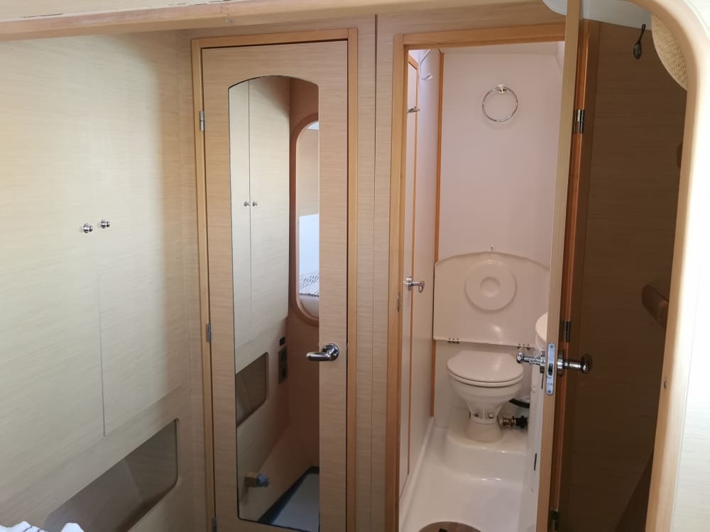 Entdecken Sie Almerimar auf einem ganztägigen Segeltörn