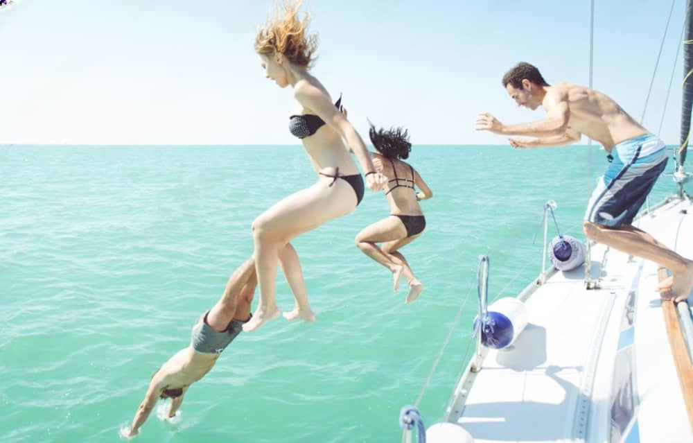 Enjoy a half-day of sailing in Crete