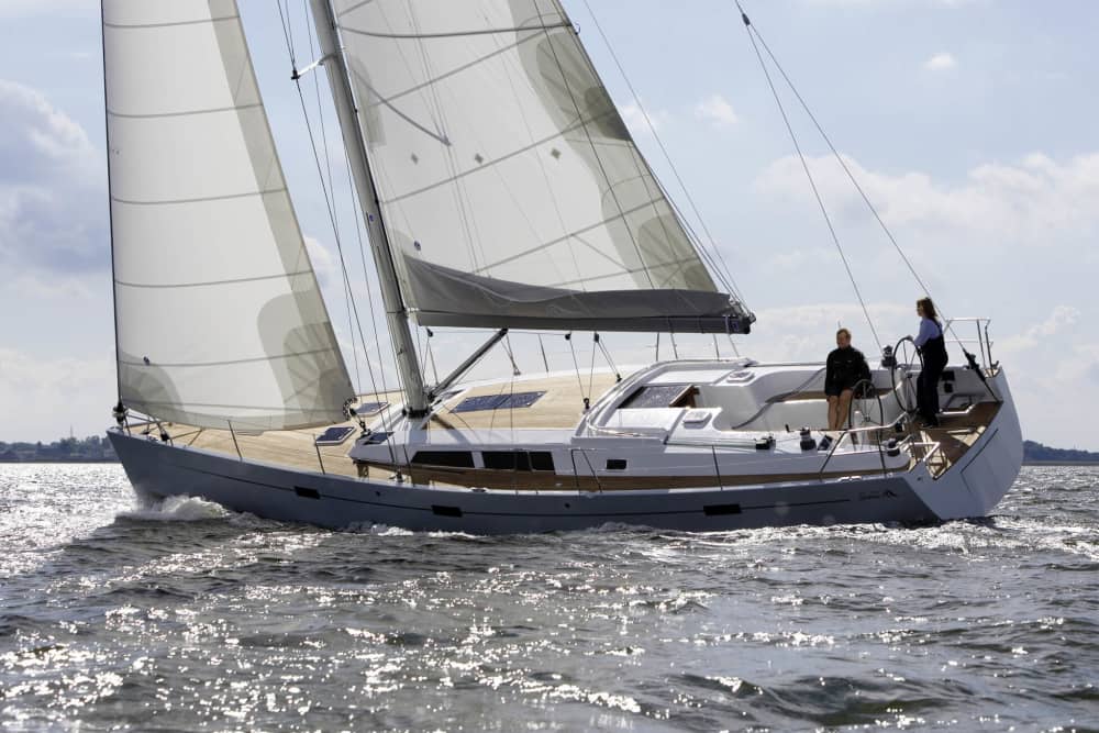 Enjoy a half-day of sailing in Crete