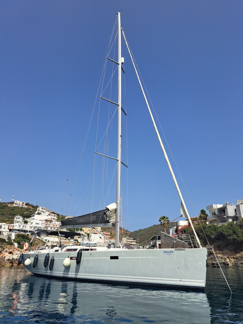 Discover Crete on a half-day sailing trip