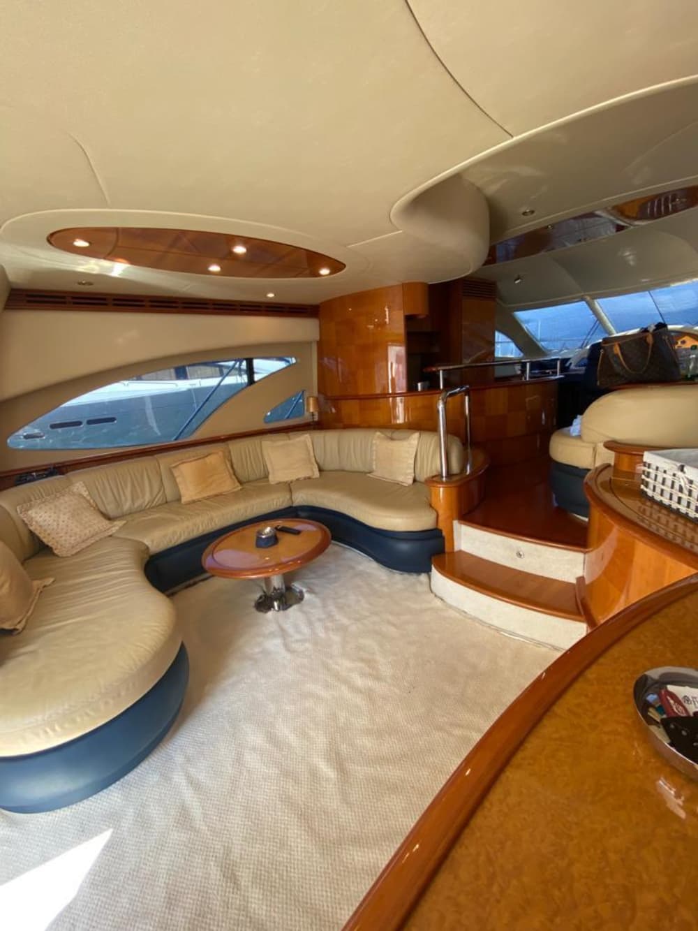 Een exclusieve Tropea-reis: een magische dag op een motorjacht.