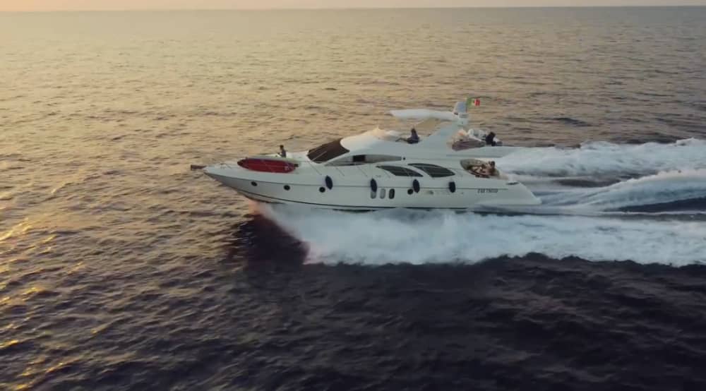 Een exclusieve Tropea-reis: een magische dag op een motorjacht.