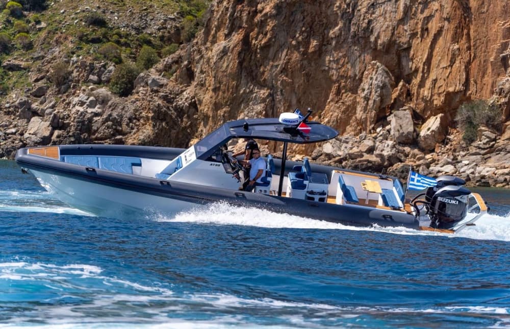 Genießen Sie 8 Stunden auf einem Motorboot in Heraklion