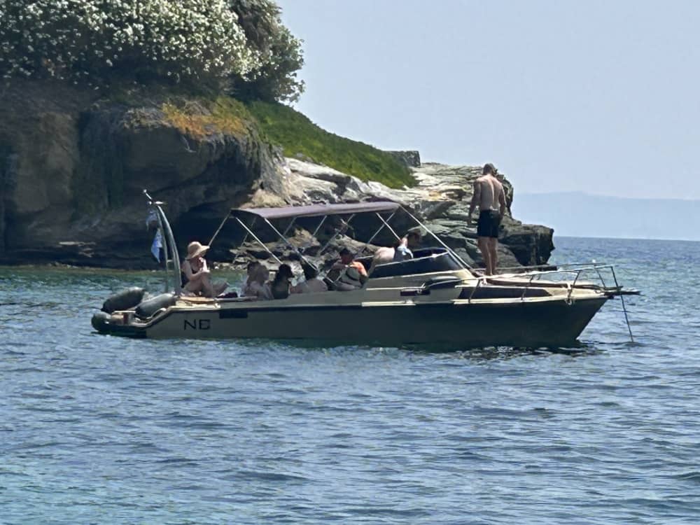 Genießen Sie 8 Stunden auf einem Motorboot in Heraklion
