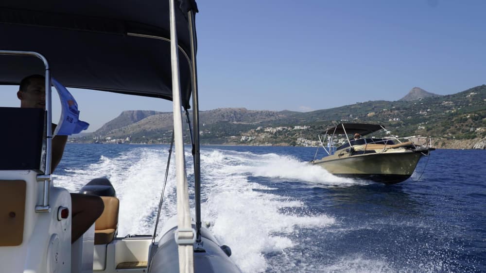 Genießen Sie 8 Stunden auf einem Motorboot in Heraklion