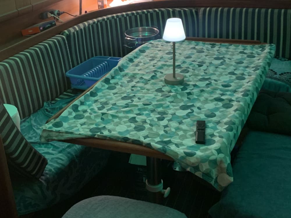 Goditi una giornata in mare a Pescara a bordo di una barca a vela.