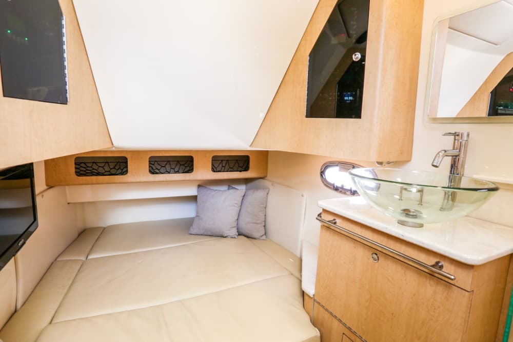 Private boat trip around Sint Maarten on a motorboat