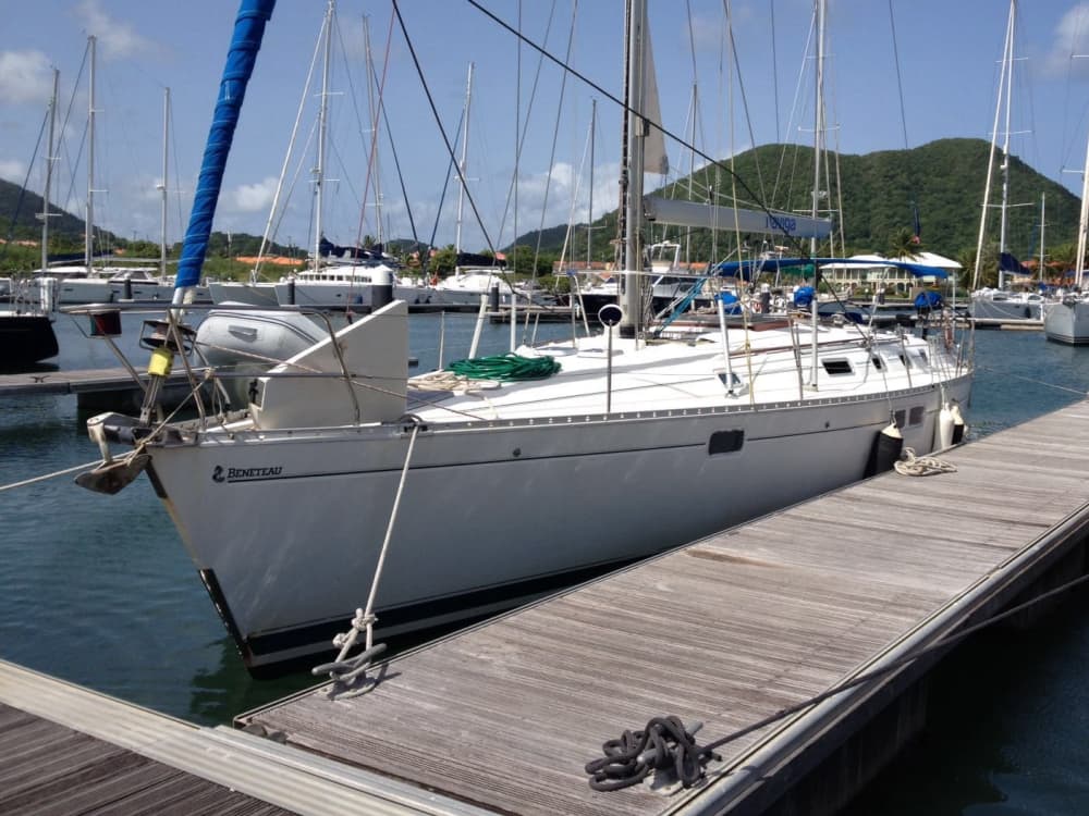Excursión de un día en velero con un capitán local