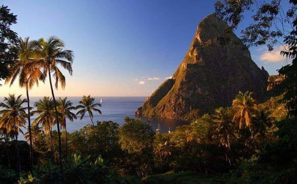 Excursión de un día en velero con un capitán local