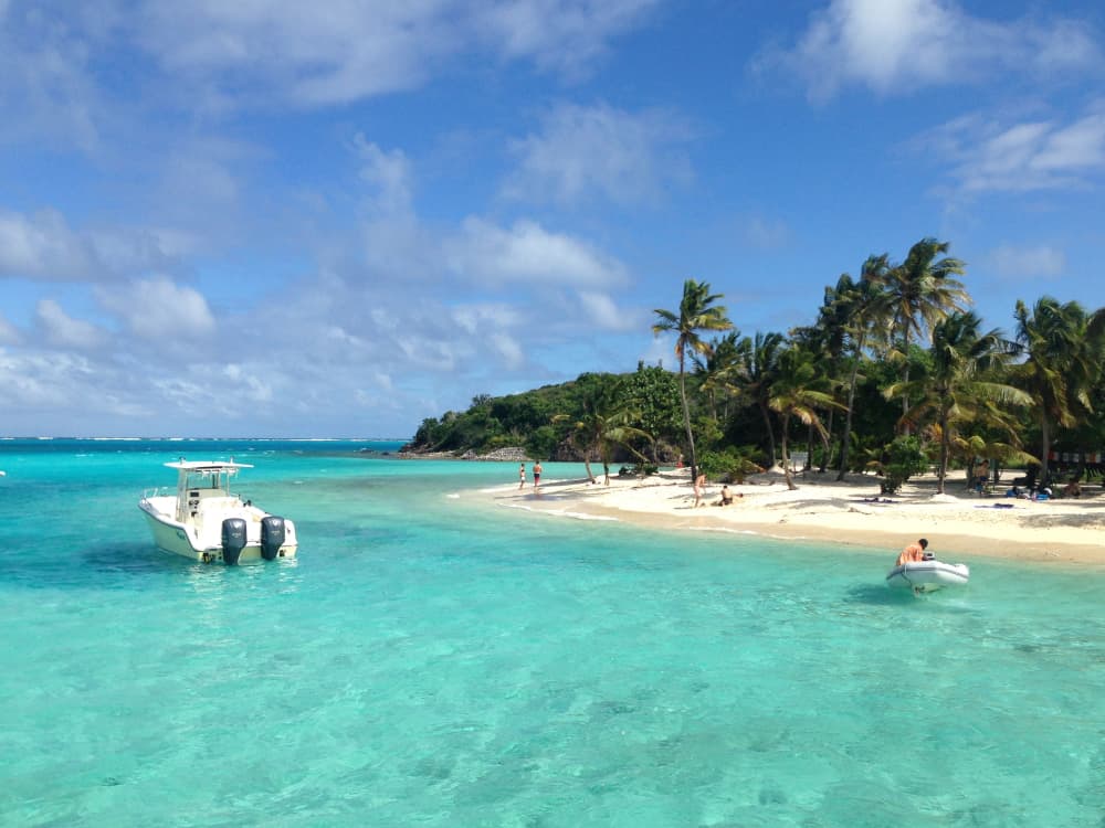 Excursión de un día en velero con un capitán local
