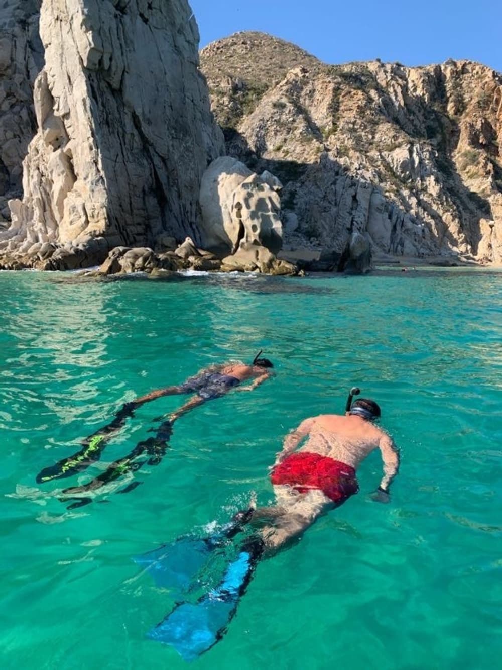 Vivre au rythme des vagues : une escapade d'une demi-journée à Cabo San Lucas à bord d'un bateau à moteur