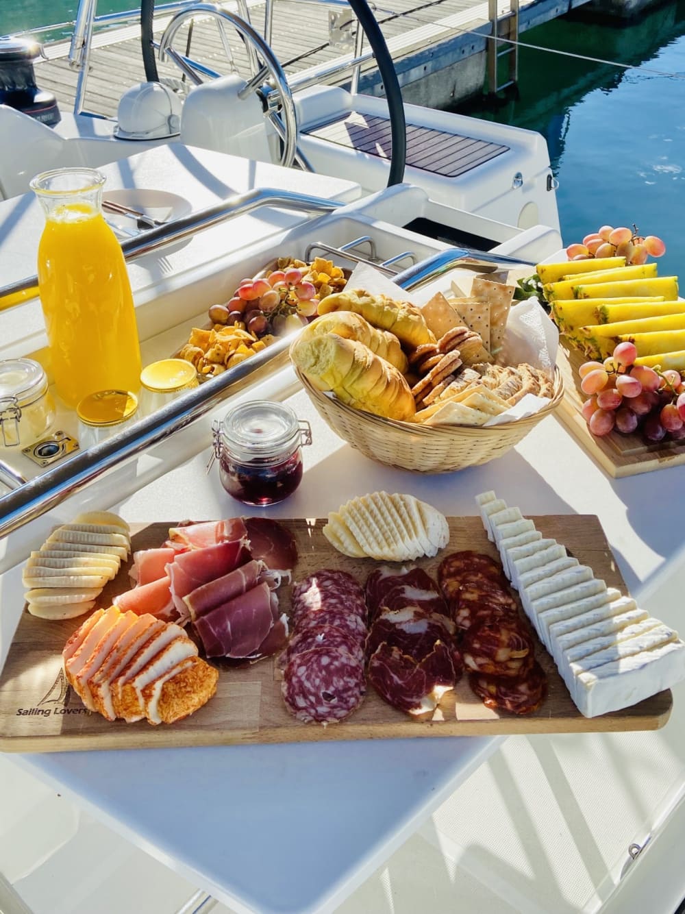 4 heures : Détente et baignade – demi-journée d'aventure en voilier à Lisbonne