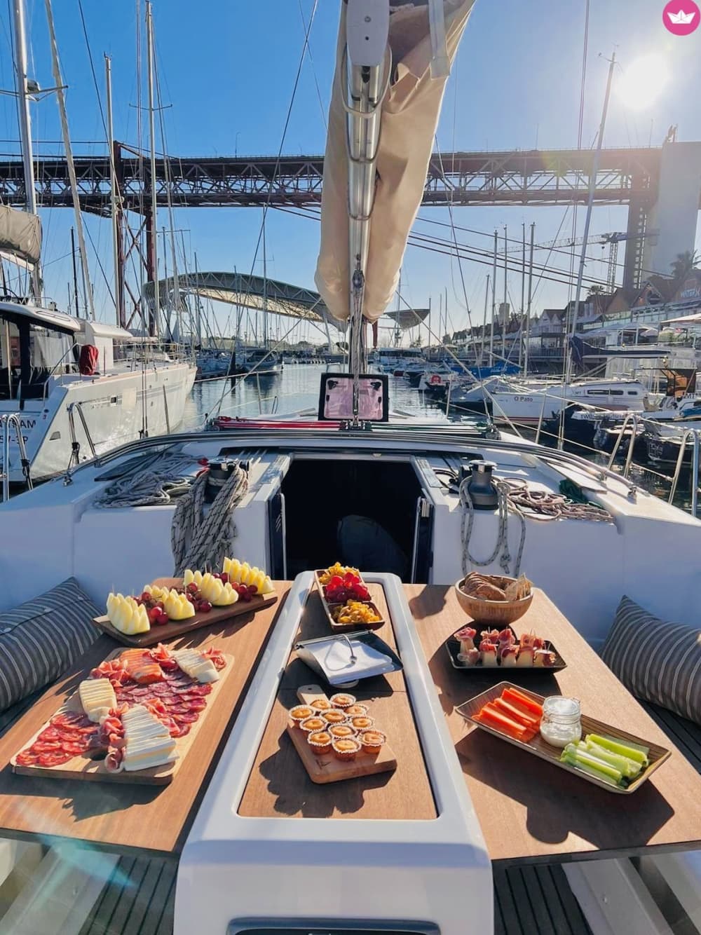 4 heures : Détente et baignade – demi-journée d'aventure en voilier à Lisbonne