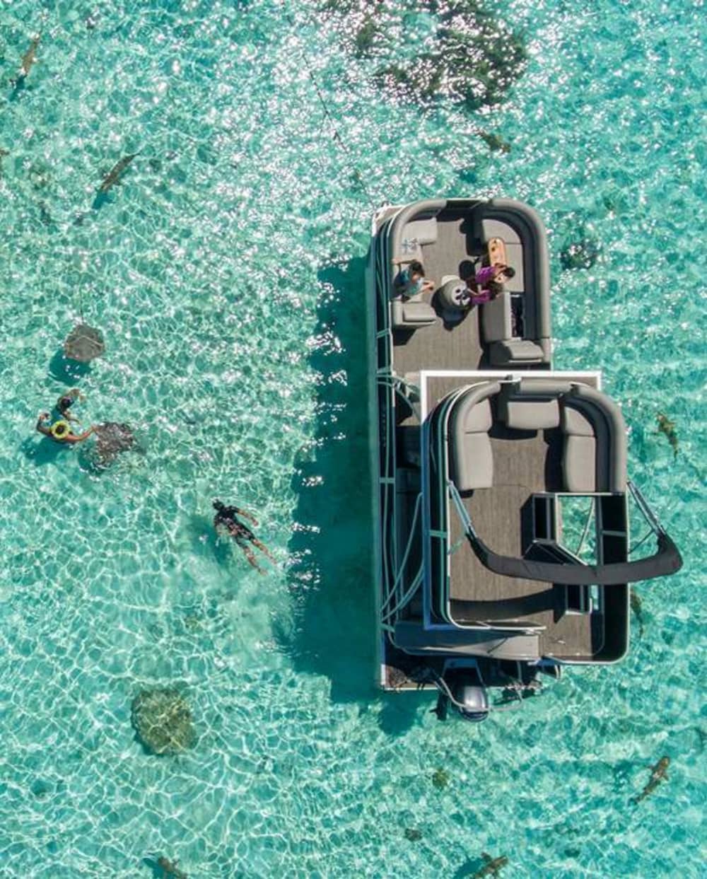 Hav, kärlek och sol: En heldag fylld av känslor på en motorbåt