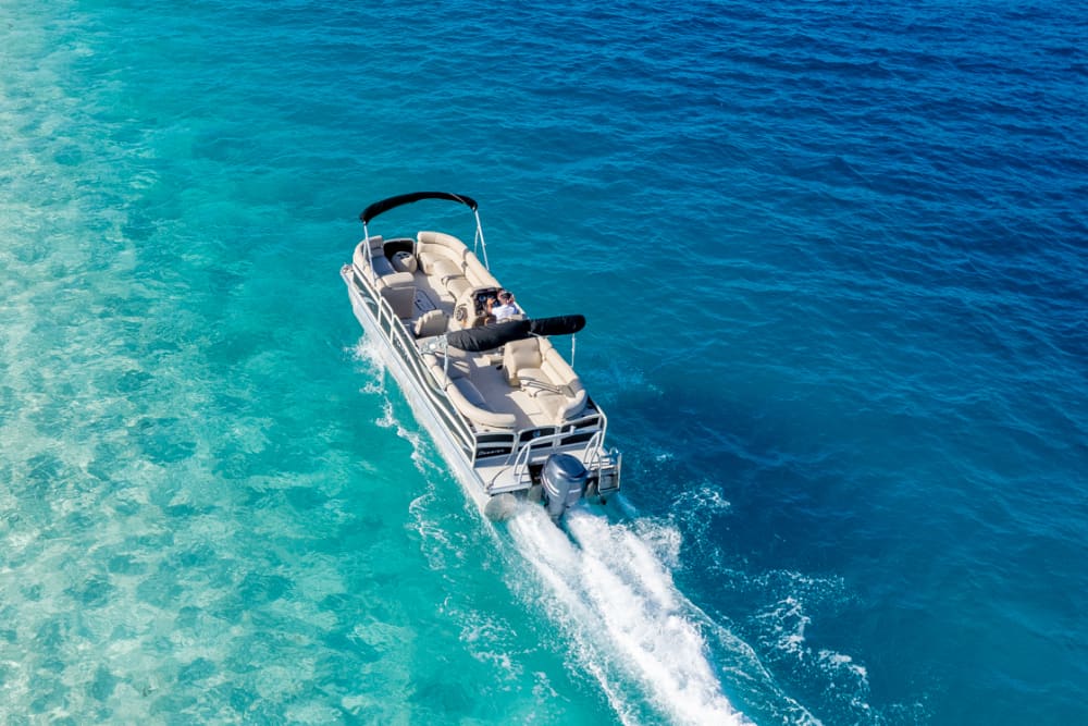 Toa Boat Bora Bora - Private lagoon tour aboard the Majestic boat.