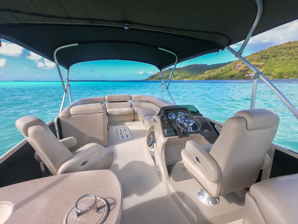 Toa Boat Bora Bora - Full day private lagoon tour with lunch on board the Majestic boat.