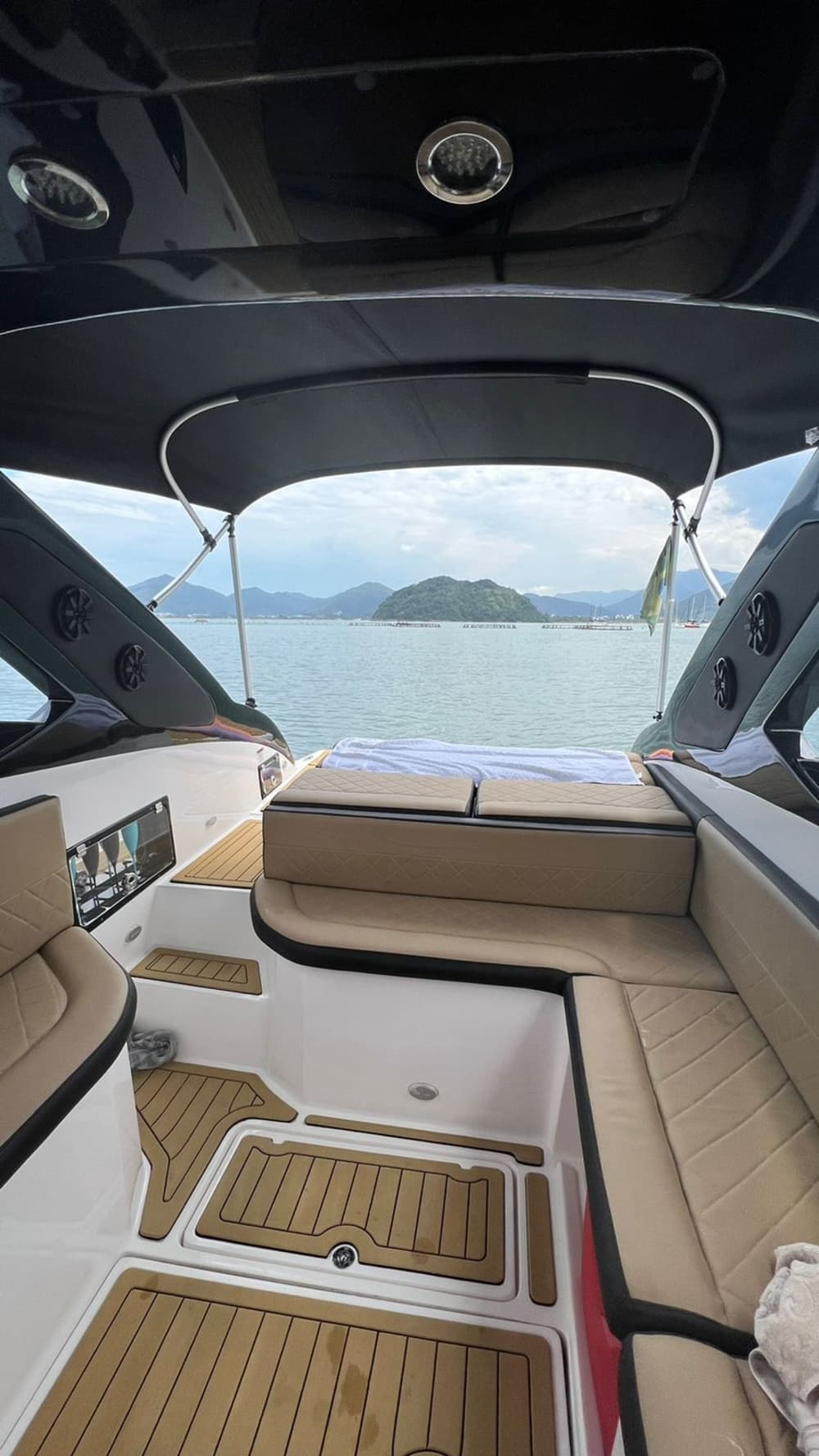 Ontdek Ubatuba tijdens een dagtocht op een motorboot.