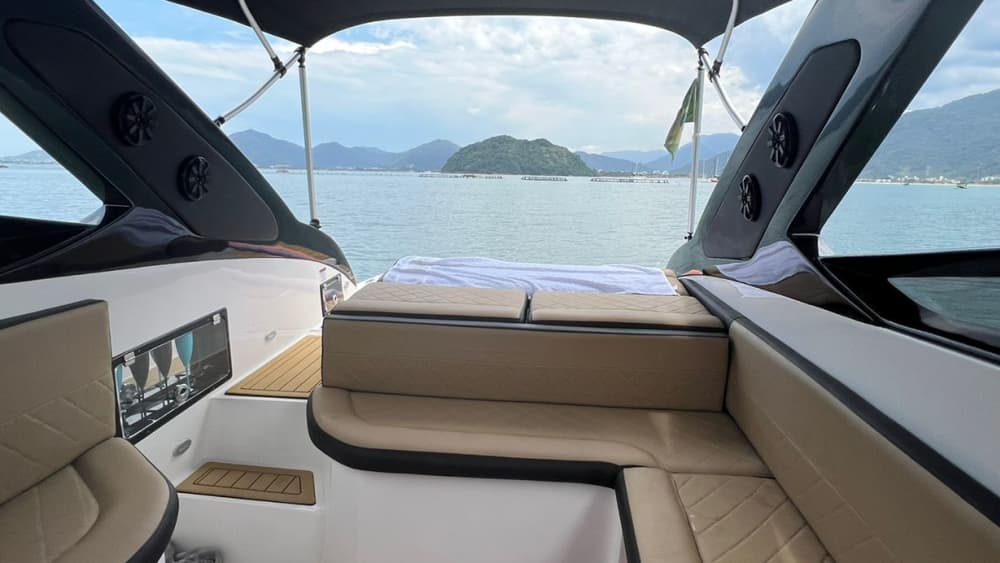 Ontdek Ubatuba tijdens een dagtocht op een motorboot.