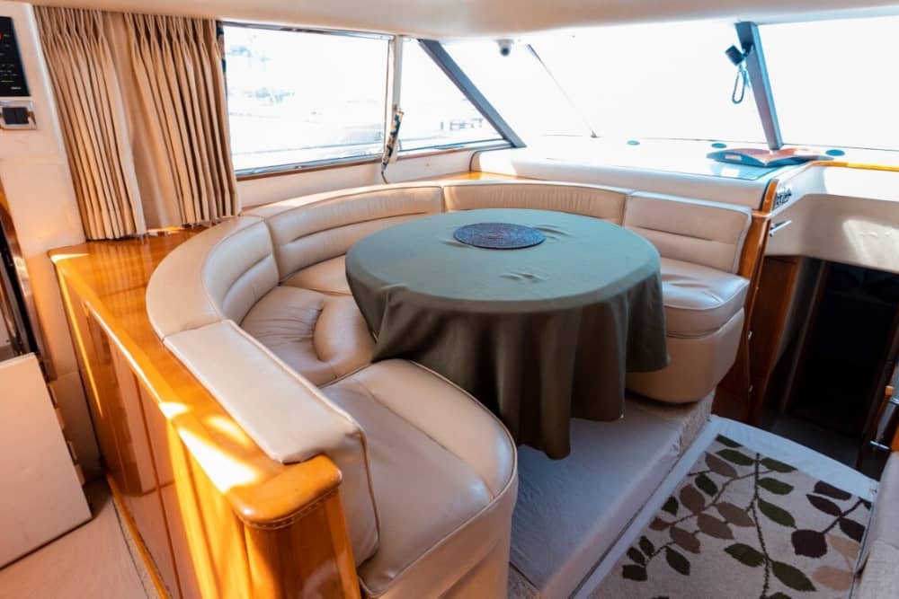 70-Fuß-Viking-Sonnenuntergangsfahrt in Cartagena – Privates Flybridge-Yacht-Erlebnis