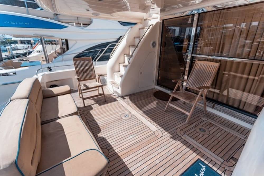 70-Fuß-Viking-Sonnenuntergangsfahrt in Cartagena – Privates Flybridge-Yacht-Erlebnis