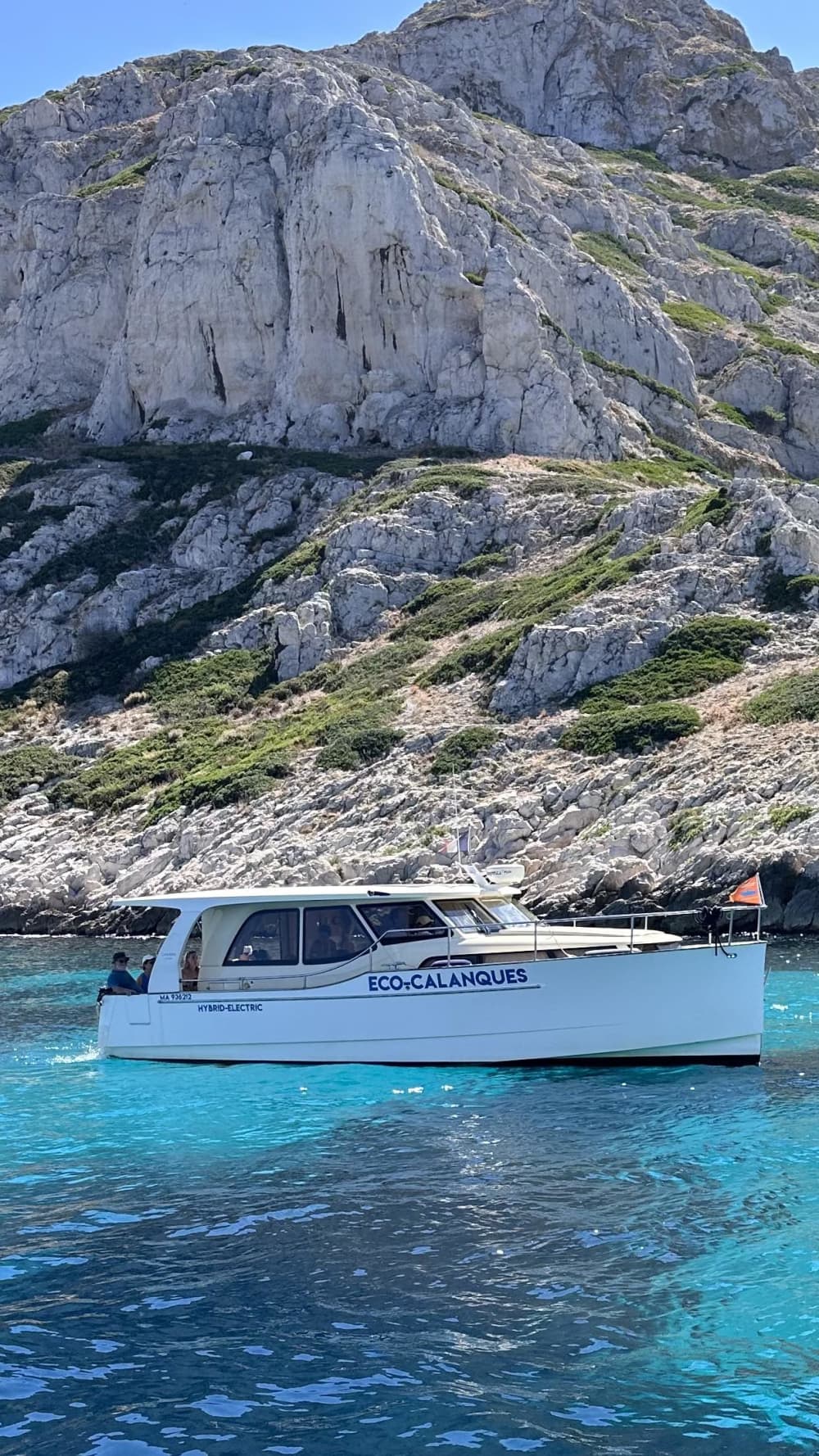 Calanques w spokojnym tempie: pół dnia na pokładzie hybrydowej łodzi elektrycznej