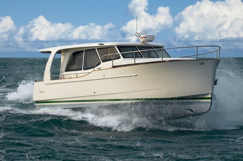 Living to the rhythm of the waves: a half-day getaway in Marseille aboard a hybrid electric motorboat