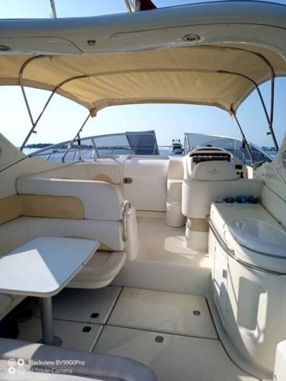 Zonsondergangaperitief in de Faraglioni van Scopello