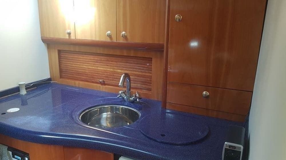 Zonsondergangaperitief in de Faraglioni van Scopello