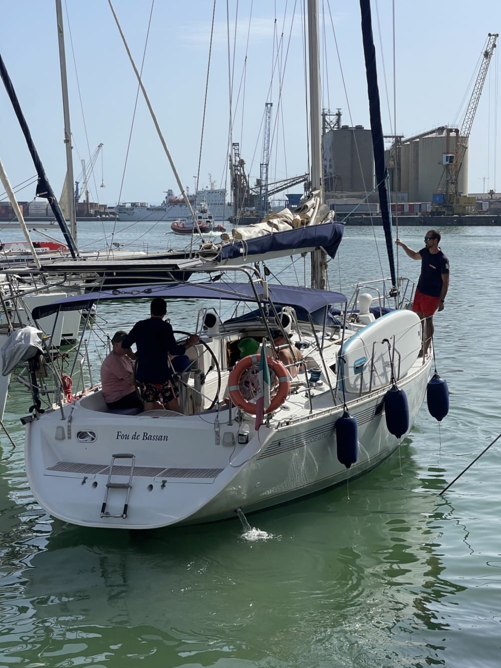 Całodniowa wycieczka z Katanii do Acitrezzy – greckie mity, nadmorskie cuda i relaks