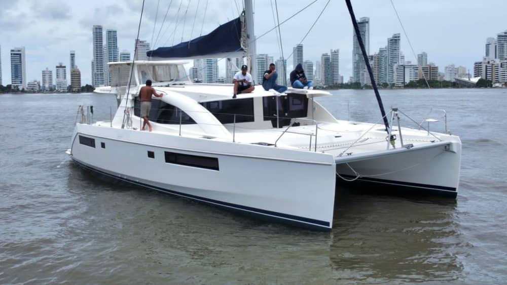 Explorez Carthagène et profitez d'une journée complète de navigation en catamaran.