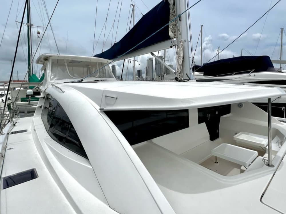 Explorez Carthagène et profitez d'une journée complète de navigation en catamaran.