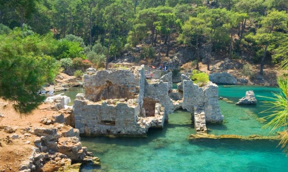 Viaggio nei paradisi nascosti del Mediterraneo: un tour marittimo unico da Antalya a Kemer