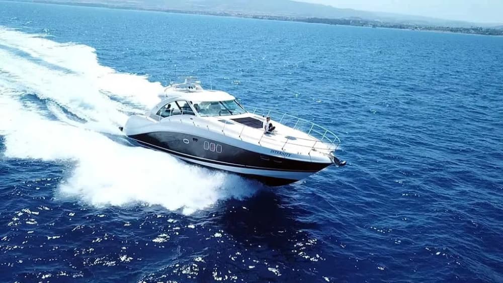 2h30 de luxo em um iate a motor