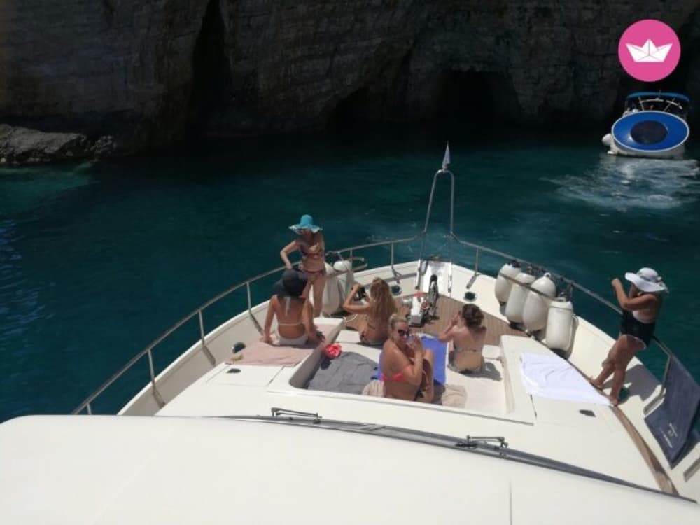 Ionian Horizons: Daglig kryssning till Skorpios, Meganisi & Vathiavali från Palairos