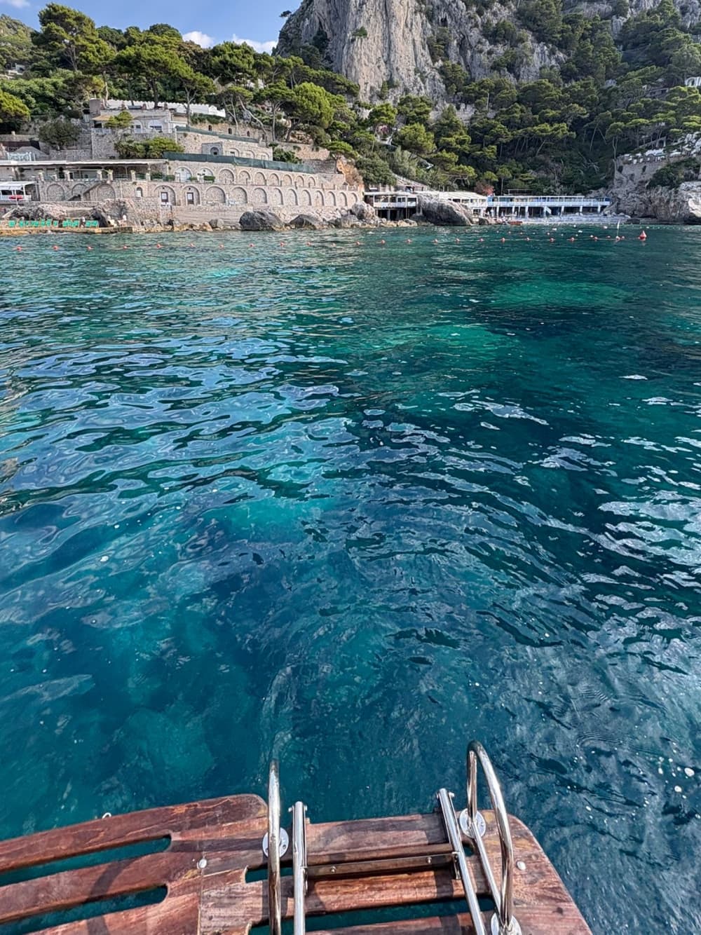 Glamour e serenità di un giorno intero: una giornata magica alla scoperta di Capri e della Costiera Amalfitana